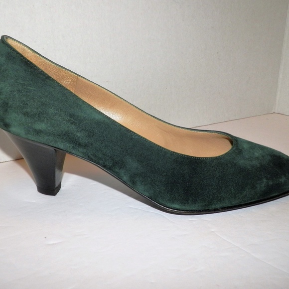 hunter green suede pumps